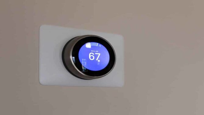 What are the benefits of upgrading to a programmable thermostat