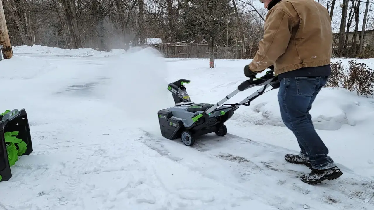 How Do I Choose A Cordless Snow Blower