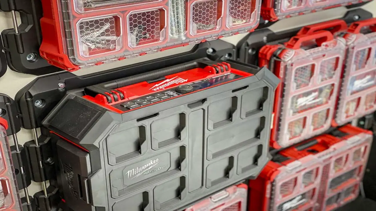 How To Maintain Your Milwaukee Packout Radio