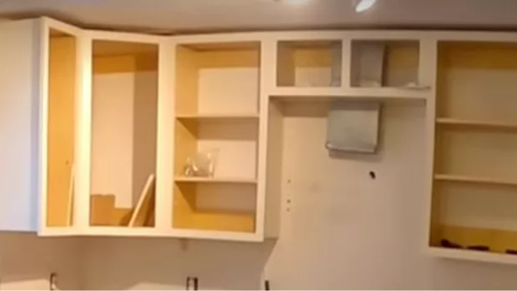 How To Hang A With One Stud A Ultimate Guide