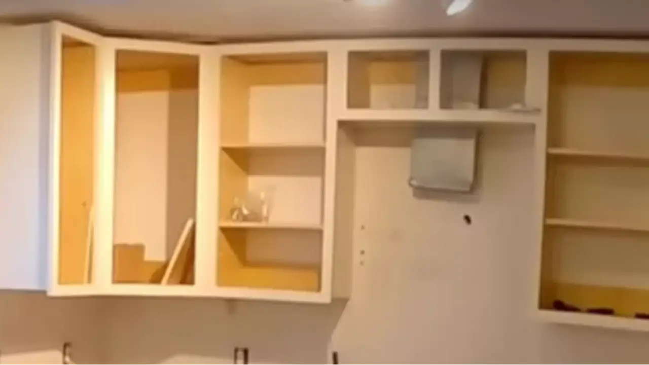 5 Steps On How To Hang A Cabinet With One Stud