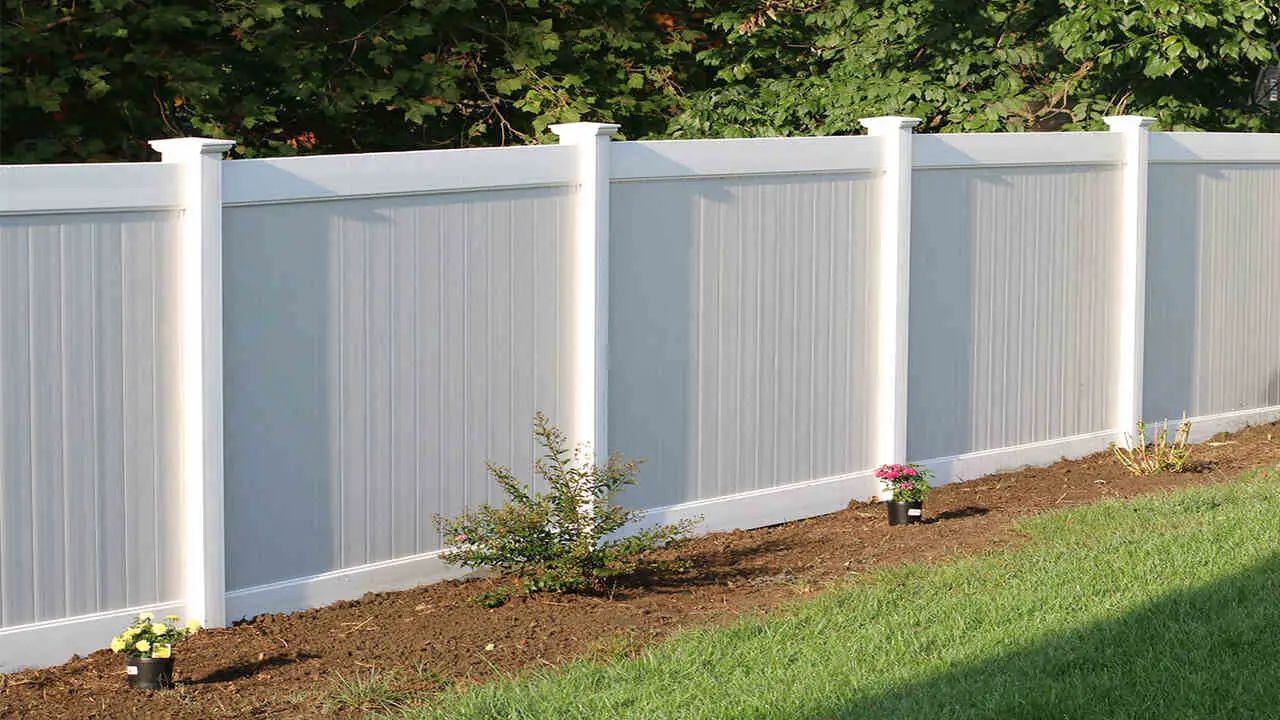 Choose The Right Type Of Fence Material