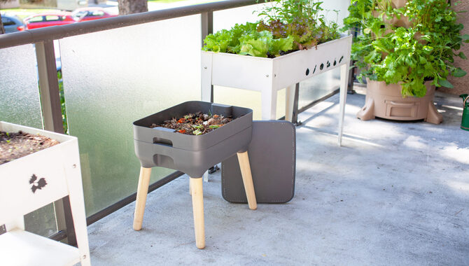 Choosing A Composting Container Or System For Limited Space