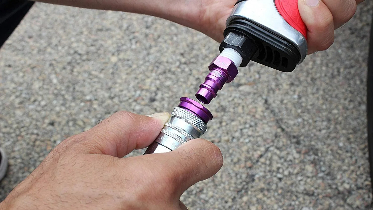 Connecting The Air Hose