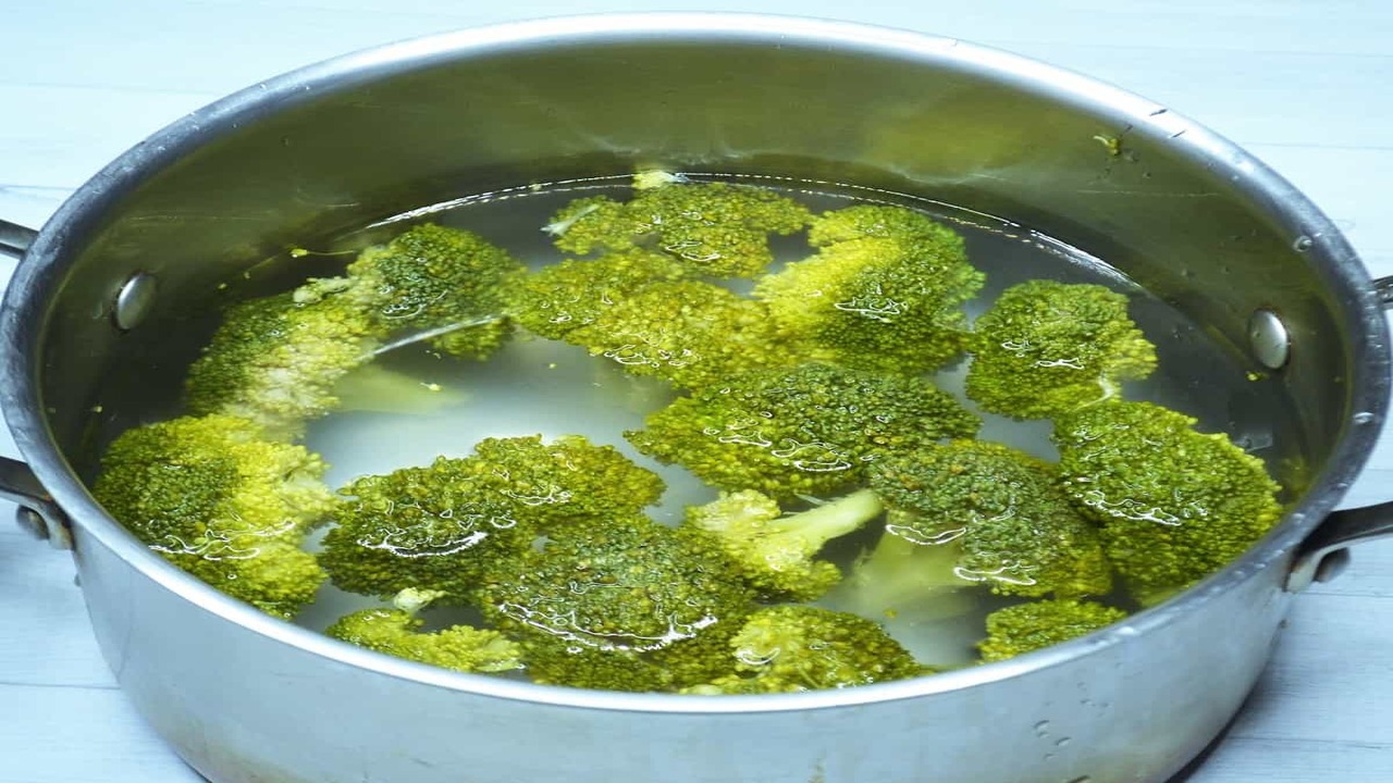 Cooking Techniques For Preserving Broccoli Color