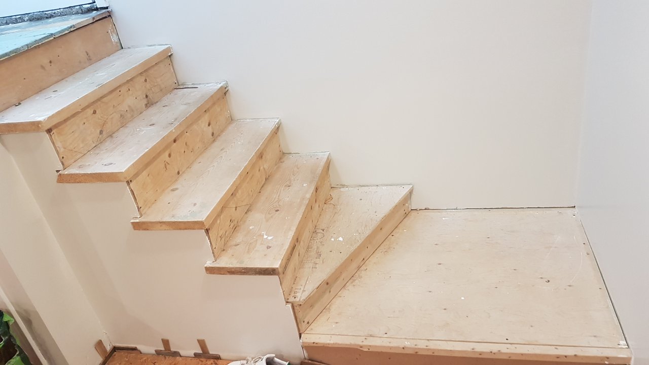 Finish Edges Of Vinyl Floor On The Stairs