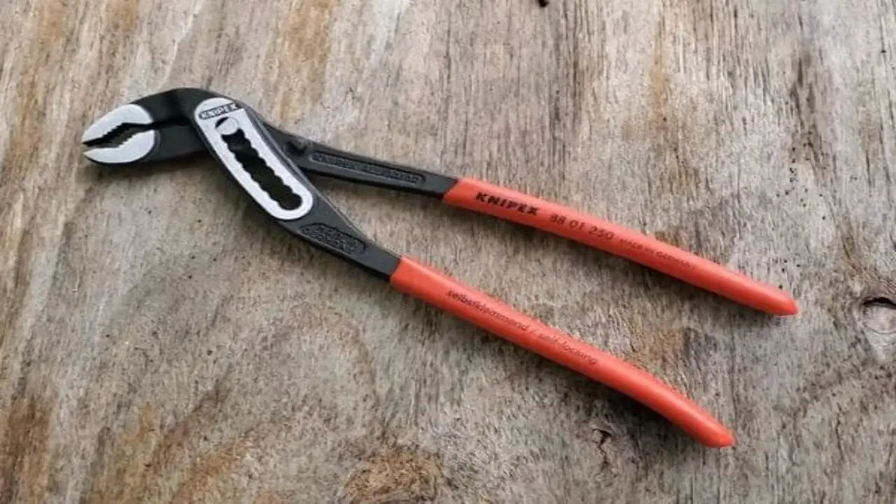 Knipex Cobra - Difference Points