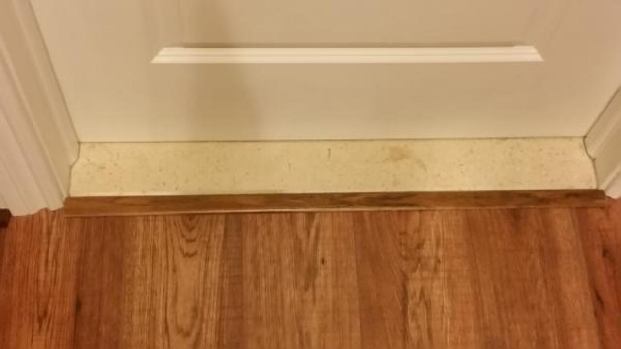 Maintaining The Meeting Point Of Floating Floor And Exterior Door Threshold