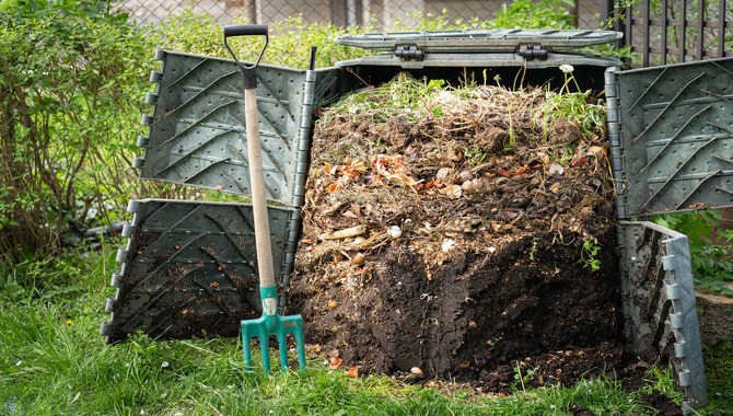 Maintenance And Harvesting Of Your Compost Bin