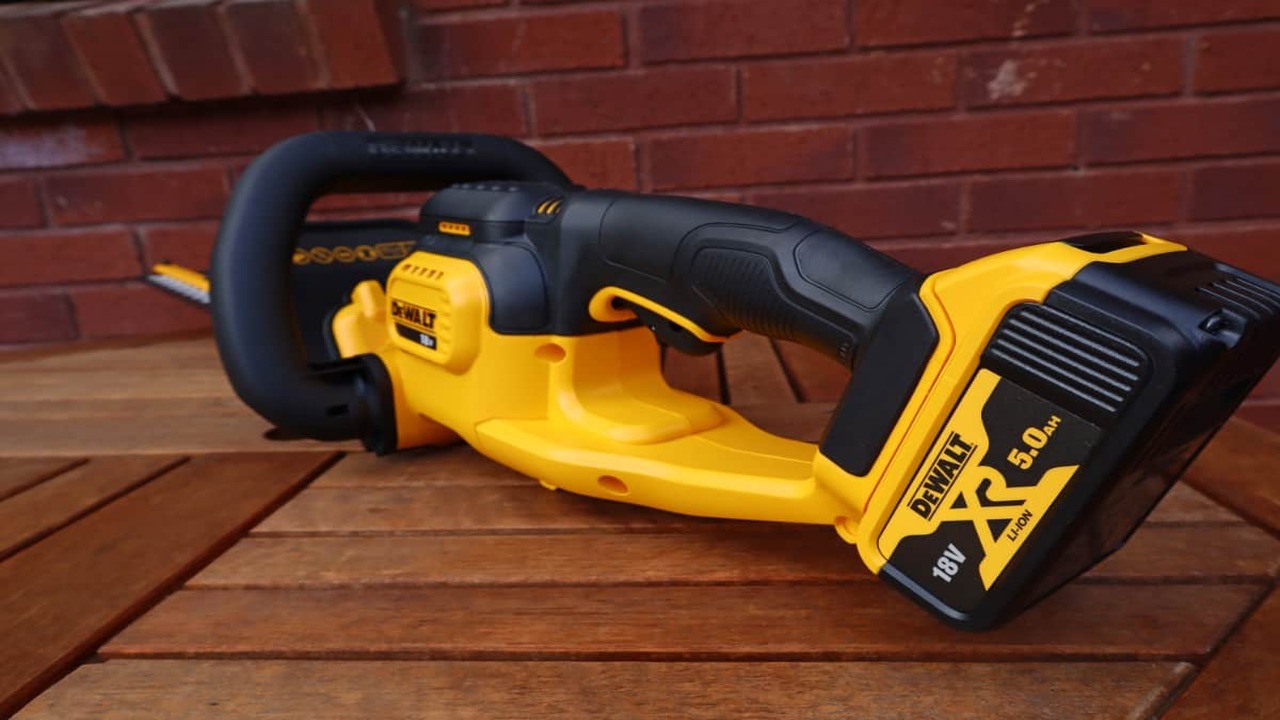 Most Common Dewalt String Trimmer Problems & Solutions