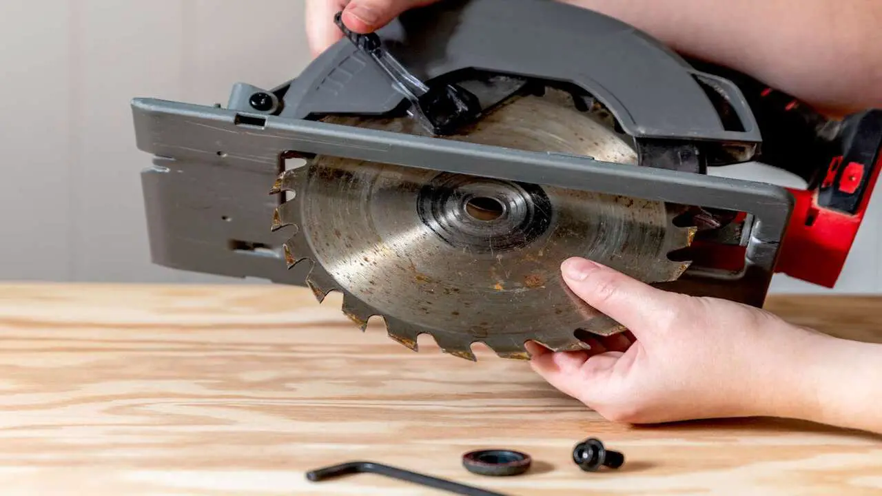 Tips For Maintaining And Cleaning Circular Saw Blades