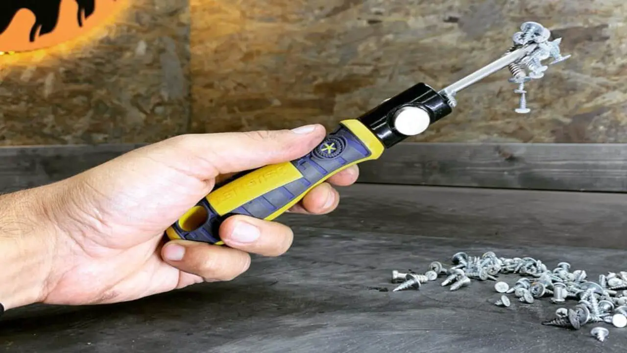 Tips On How To Magnetize A Screwdriver With 12-Volt Battery