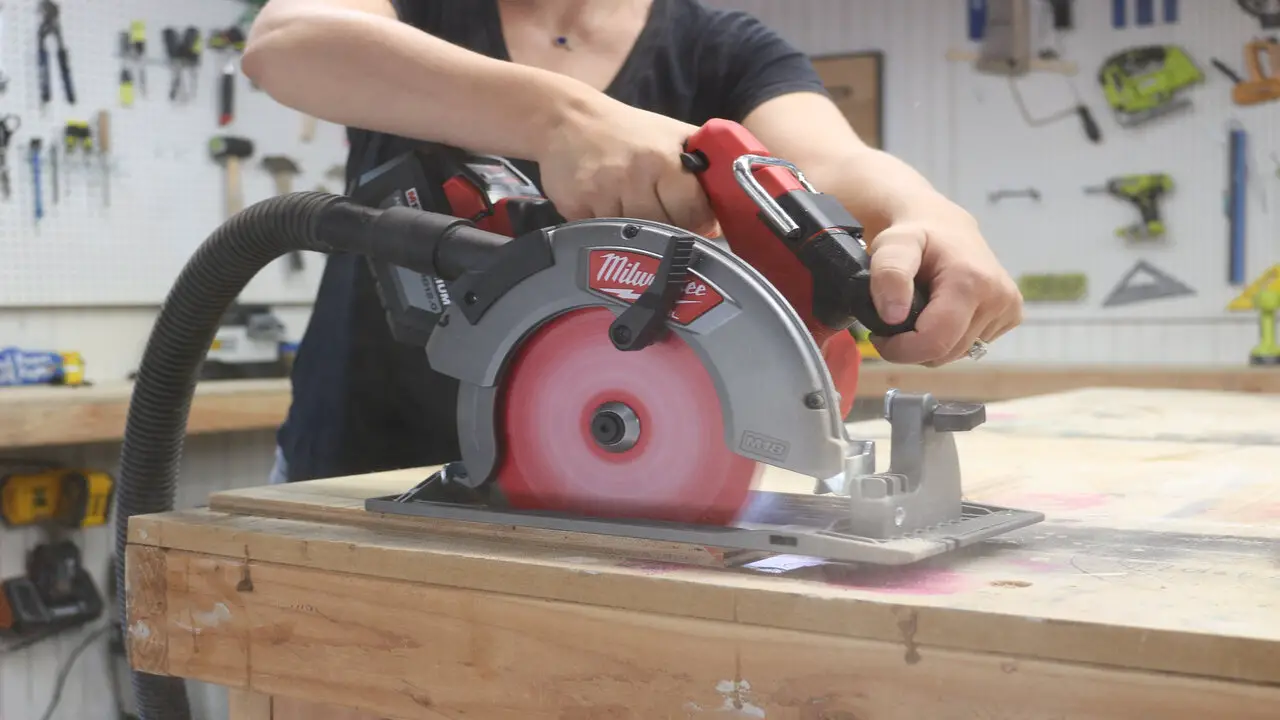 What Makes The Milwaukee Fuel Circular Saw 7 1 4 A Reliable Tool Despite Its Problems