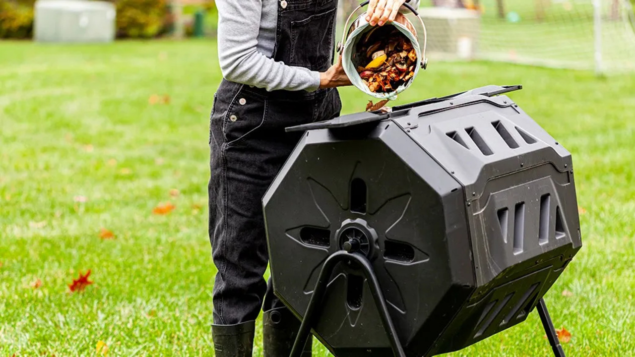 Step-By-Step Instructions For Building Your Compost Bin